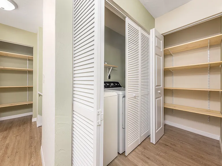 1030 SW 6th Dr #2 — Photo 12