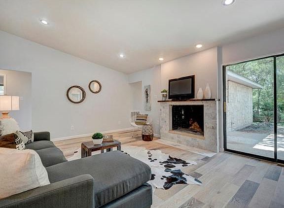 4th image of 2643 Barton Hills Dr