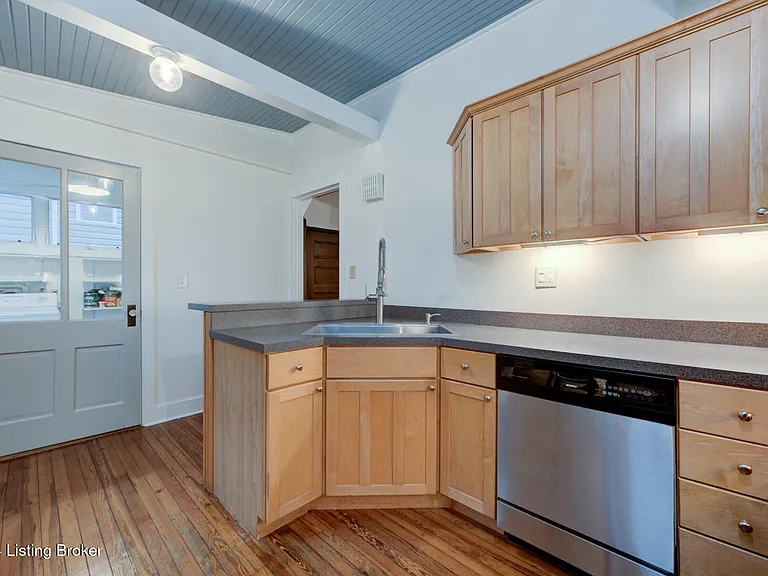 115 N Birchwood Ave — Photo 15