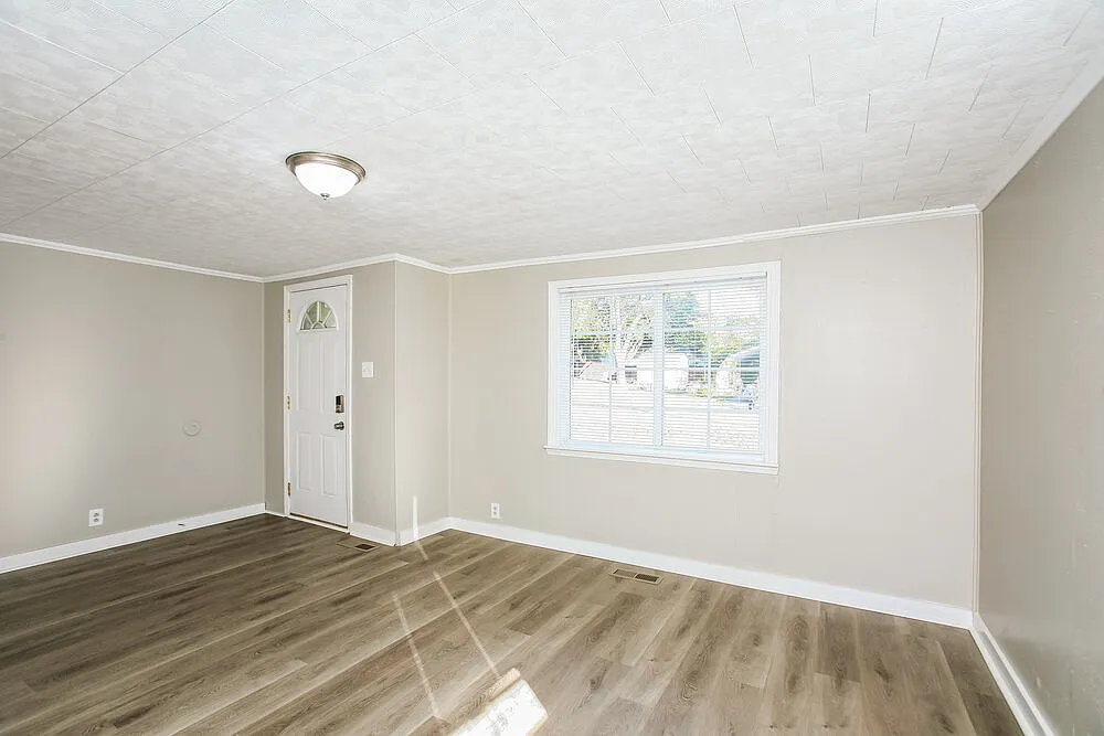 2 bed, 1.0 bath, 944 sqft, $1,455 — Photo 4
