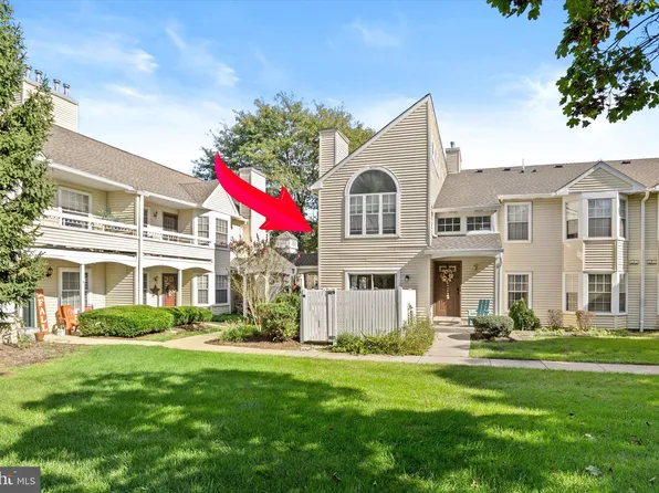 12 Powell Ct, Hightstown, NJ 08520