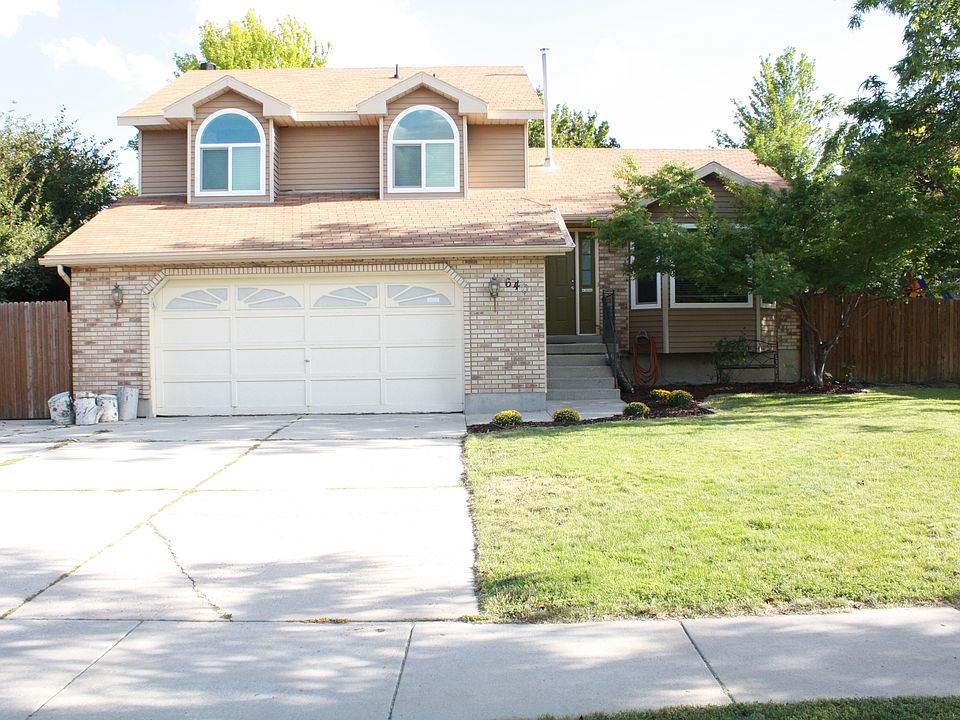 1st image of 640 E Meadow Hill Dr