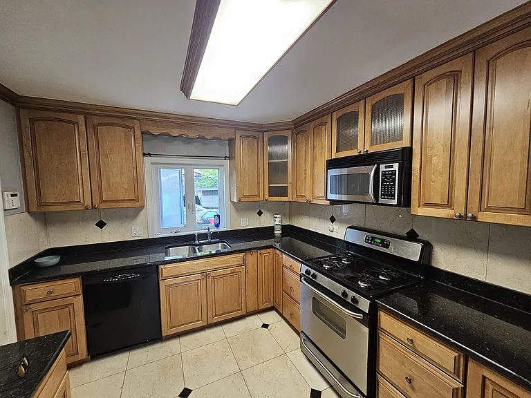 213 S Lake St #1 — Photo 1
