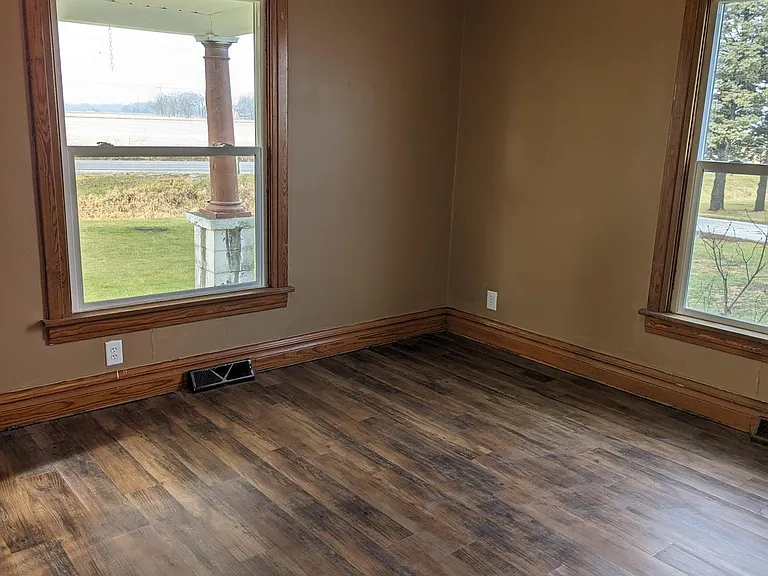 2626 M Ave — Photo 14