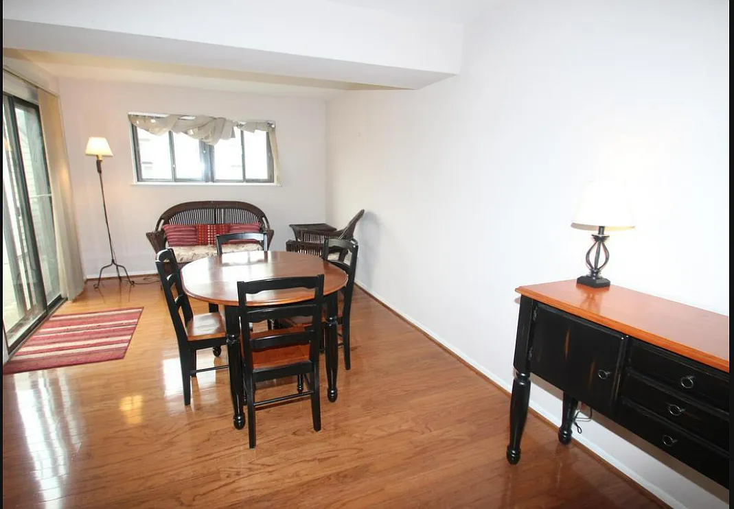 3 bed, 2.5 bath, 1525 sqft, $2,100 — Photo 1