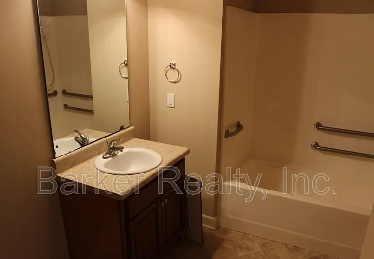 3722 Burt Dr #107 — Photo 9