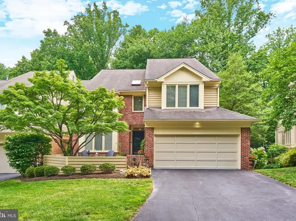 1416 Hemingway Ct, Reston, VA 20194