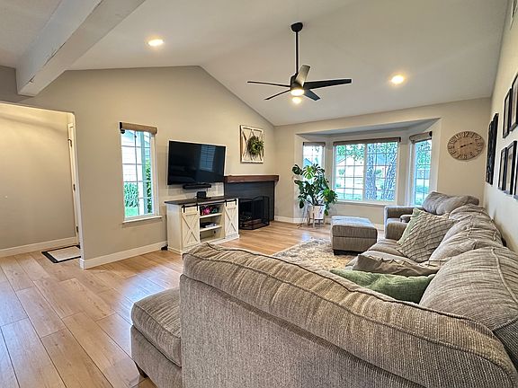 4th image of 134 Wilson Dr