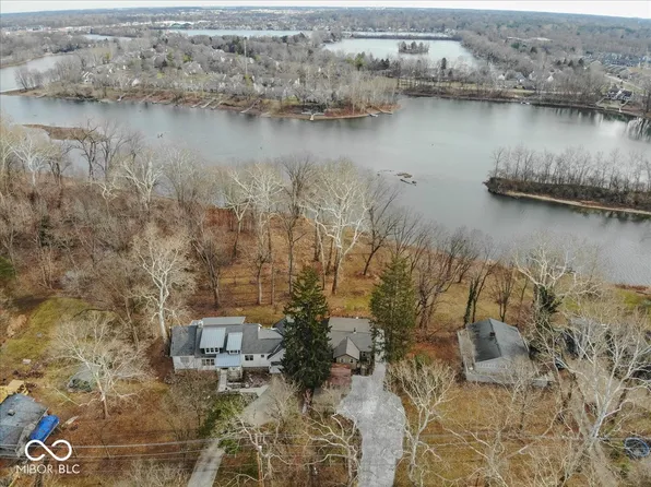 7929 White River Dr, Indianapolis, IN 46240