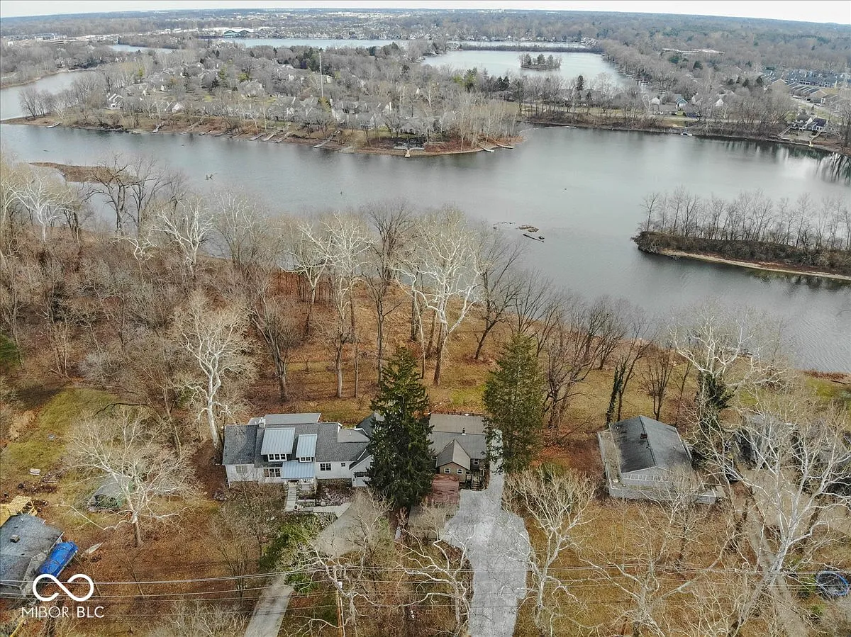 7929 White River Dr photo 1