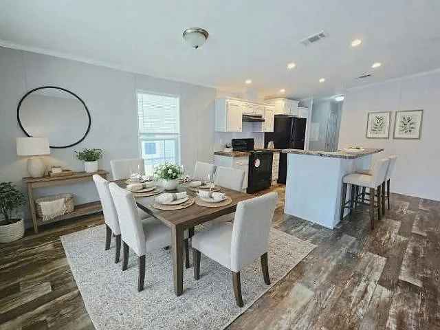 2 bed, 2.0 bath, 1120 sqft, $1,400 — Photo 2