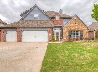 9015 E 77th Pl S, Tulsa, OK 74133