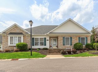 46 Gullybrook Ln, Willoughby, OH 44094