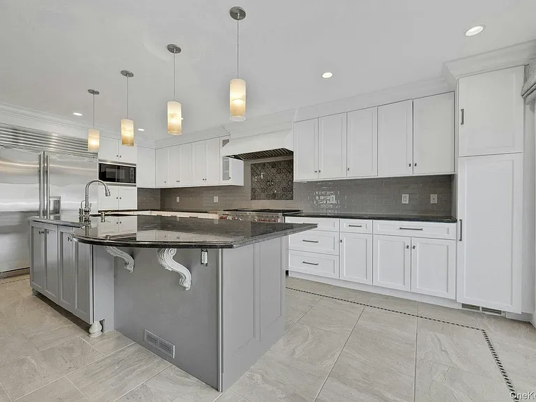 47 Highland Ave — Photo 4