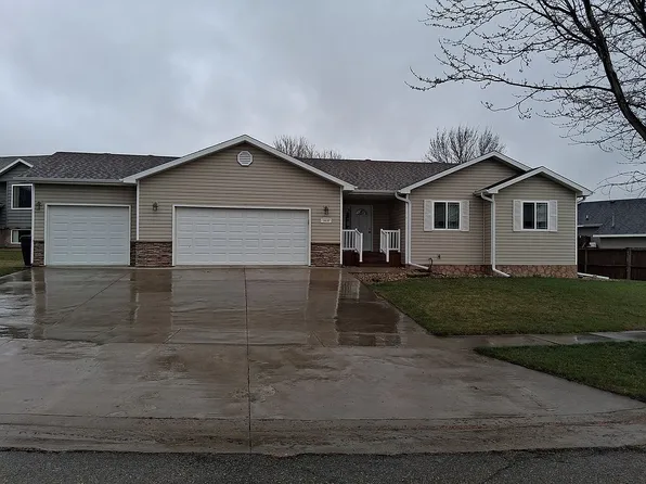 1610 Northridge Dr, Watertown, SD 57201