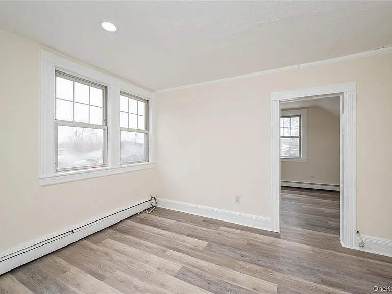 36 Tyler Ave — Photo 12
