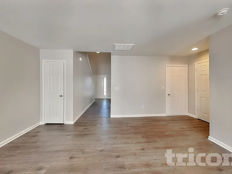 213 Nellie Yale Pl — Photo 2