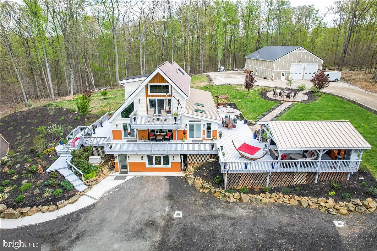 6 bed, 4360 sqft, $16,000 — Photo 1