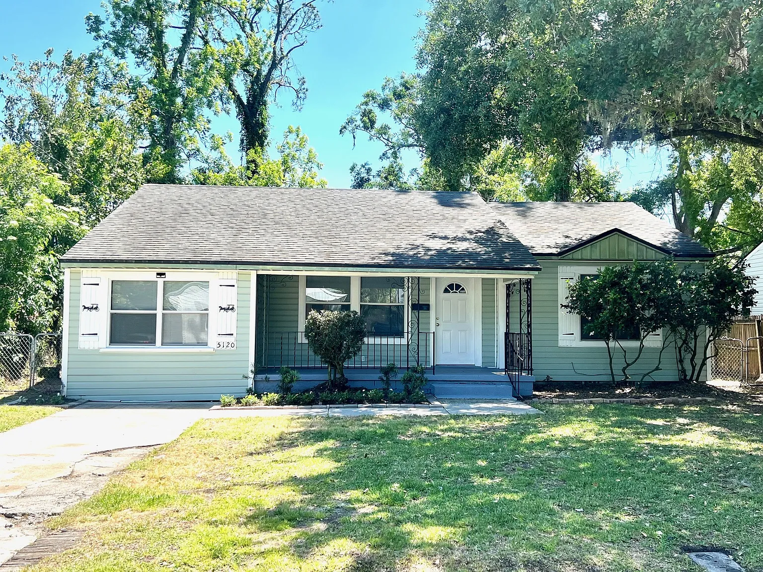 4 bed, 1435 sqft, $1,800 — Photo 1