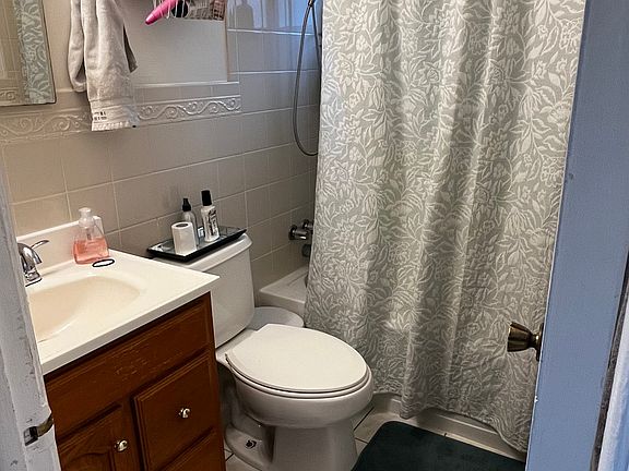 4th image of 3609 Forest St