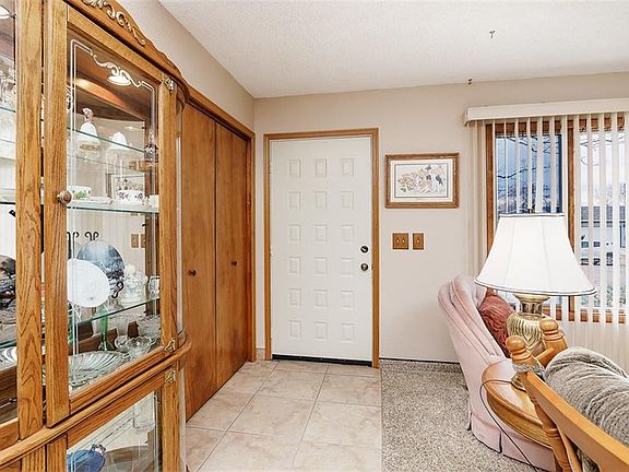 3rd image of 2947 Lampman Dr