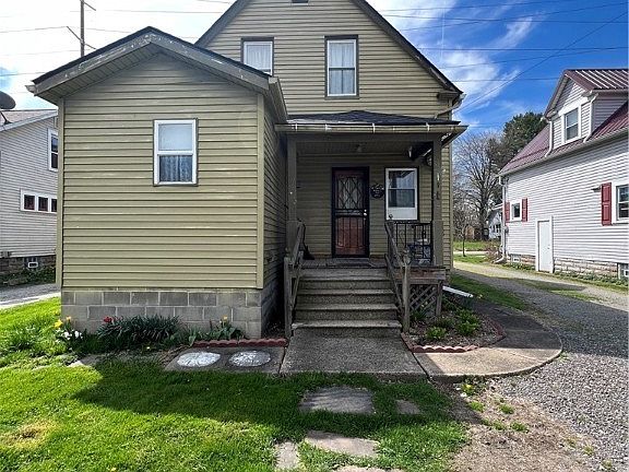 3rd image of 848 Tod Ave NW
