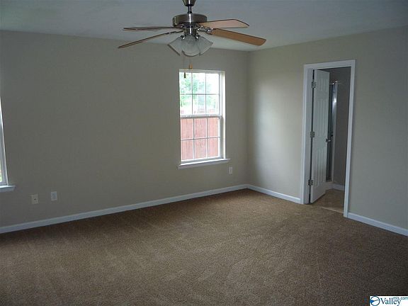 4th image of 4822 Creston Ct SE