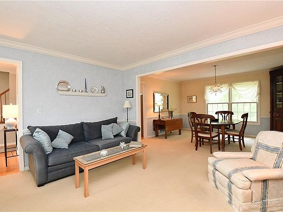 4th image of 14 Kimberwick Ct