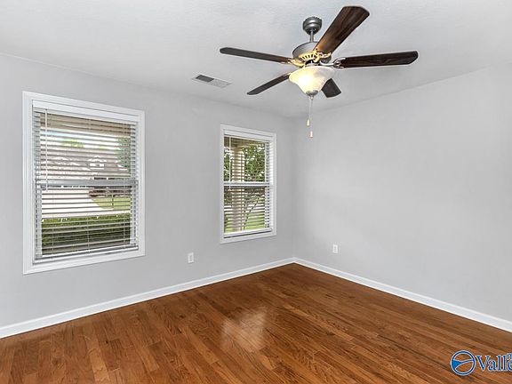 5th image of 2450 Belltown Dr SW