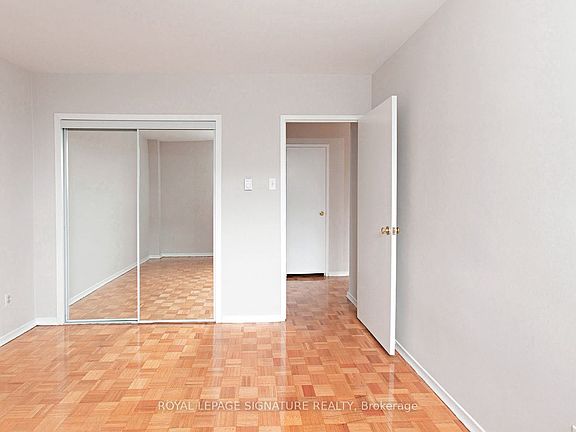 5th image of 525 Eglinton Ave E #601