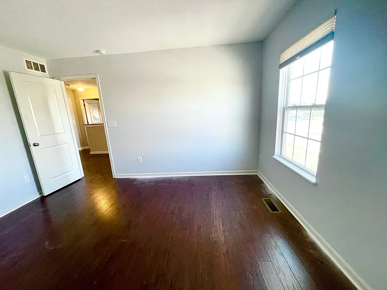 1670 Primrose Ave — Photo 22