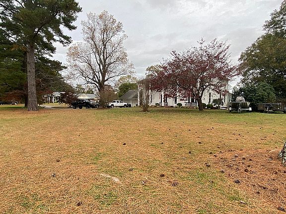 4th image of 6000 Knotts Creek Ln