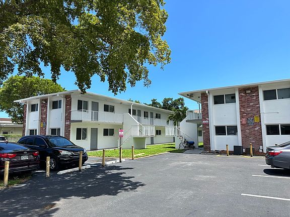 3rd image of 2220 Madison St APT 1