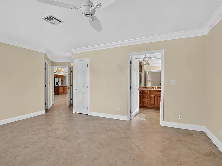 899 Granada Dr — Photo 16