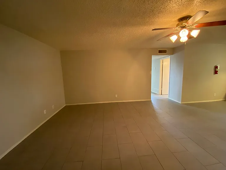 San Antonio St. Lofts — Photo 10