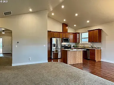 933 Pennington Ct — Photo 2