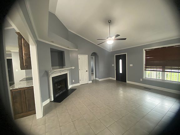 2nd image of 31 Oakley Dr