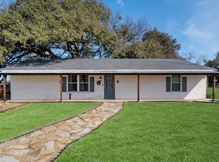 207 Granbury Ct, Granbury, TX 76049