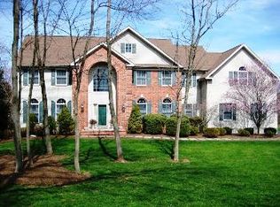 1 Berkshire Ct, Lebanon, NJ 08833