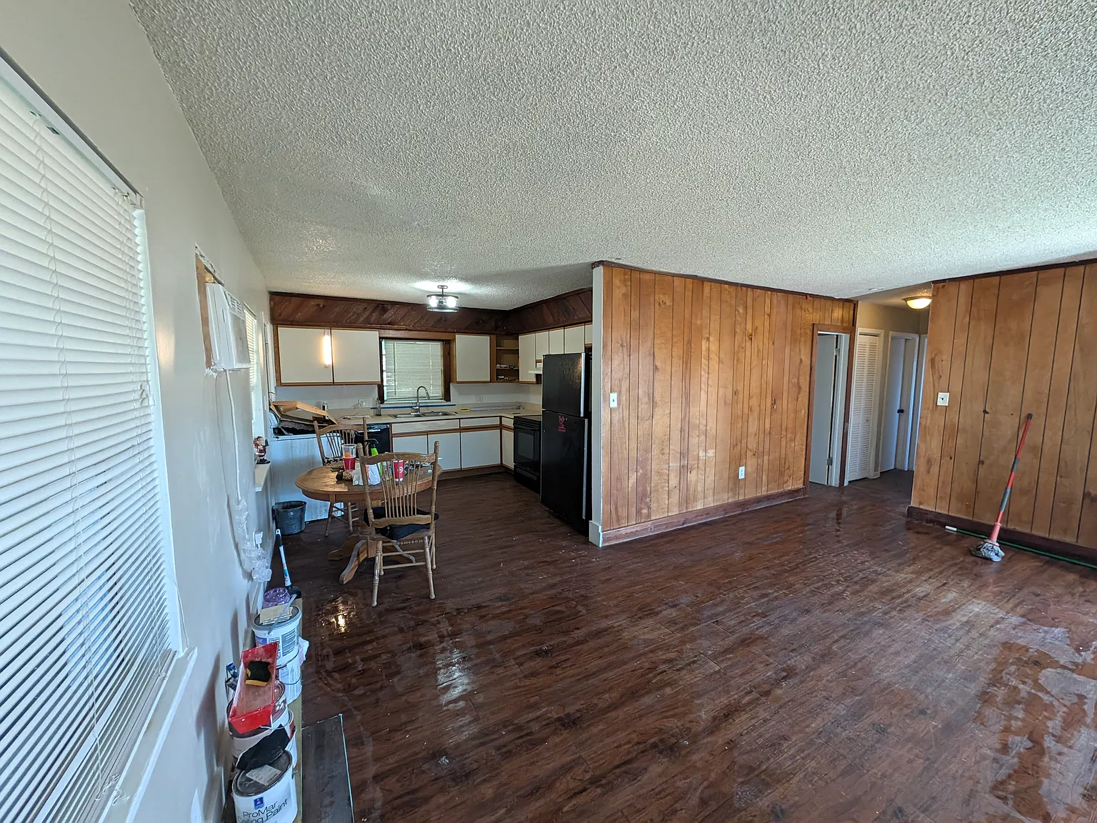 3 bed, 1100 sqft, $1,500 — Photo 2