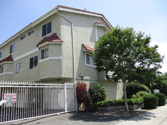2nd image of 13815 Victory Blvd
