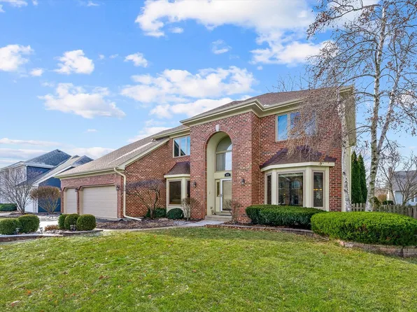 1555 Branford Ln, Naperville, IL 60564