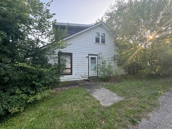 42319 N Woodbine Ave, Antioch, IL 60002