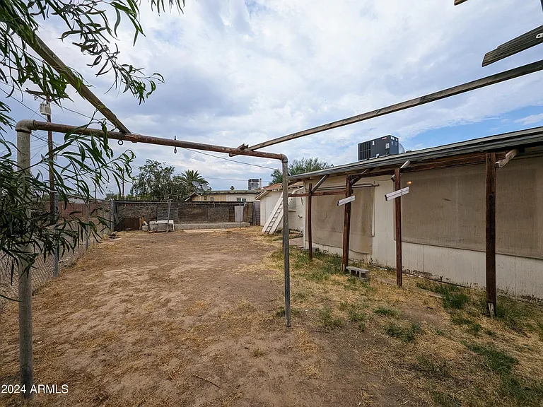 6036 N 31st Dr — Photo 52