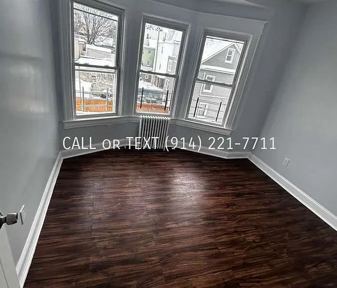 33 William St — Photo 1