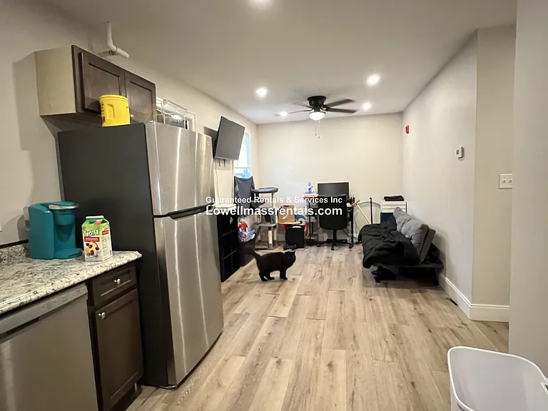 591 Broadway St #1R — Photo 8