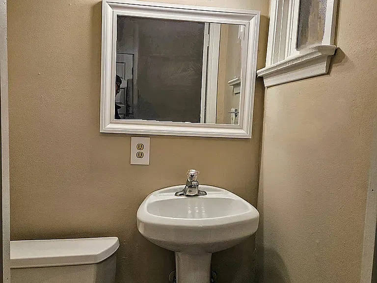 4 bed, 2.5 bath, 1811 sqft, $2,680 — Photo 3