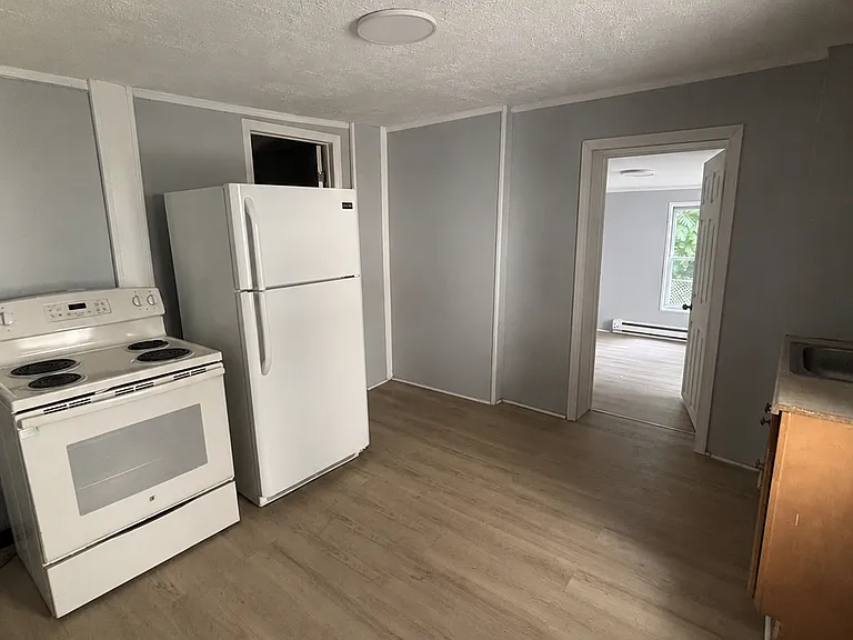 86 Wolcott St #1R — Photo 4