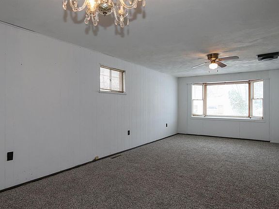 5th image of 6606 Helwig Dr