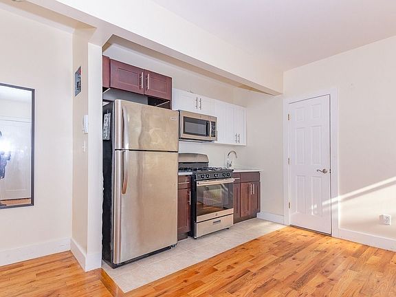 2nd image of 666 Hancock St #6F